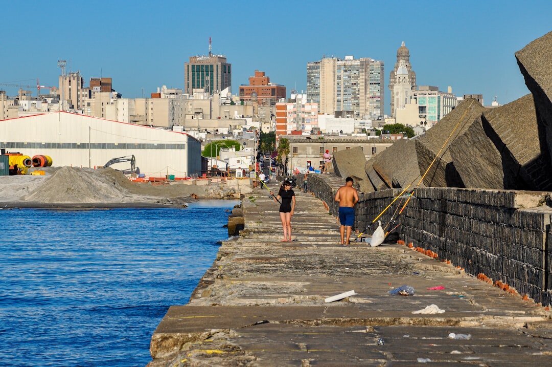 immigrants arriving by ship in montevideo